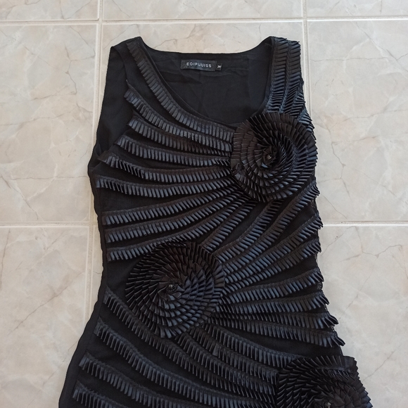 NWOT Black Sheath Dress with Ruffle Detail - Picture 1 of 2
